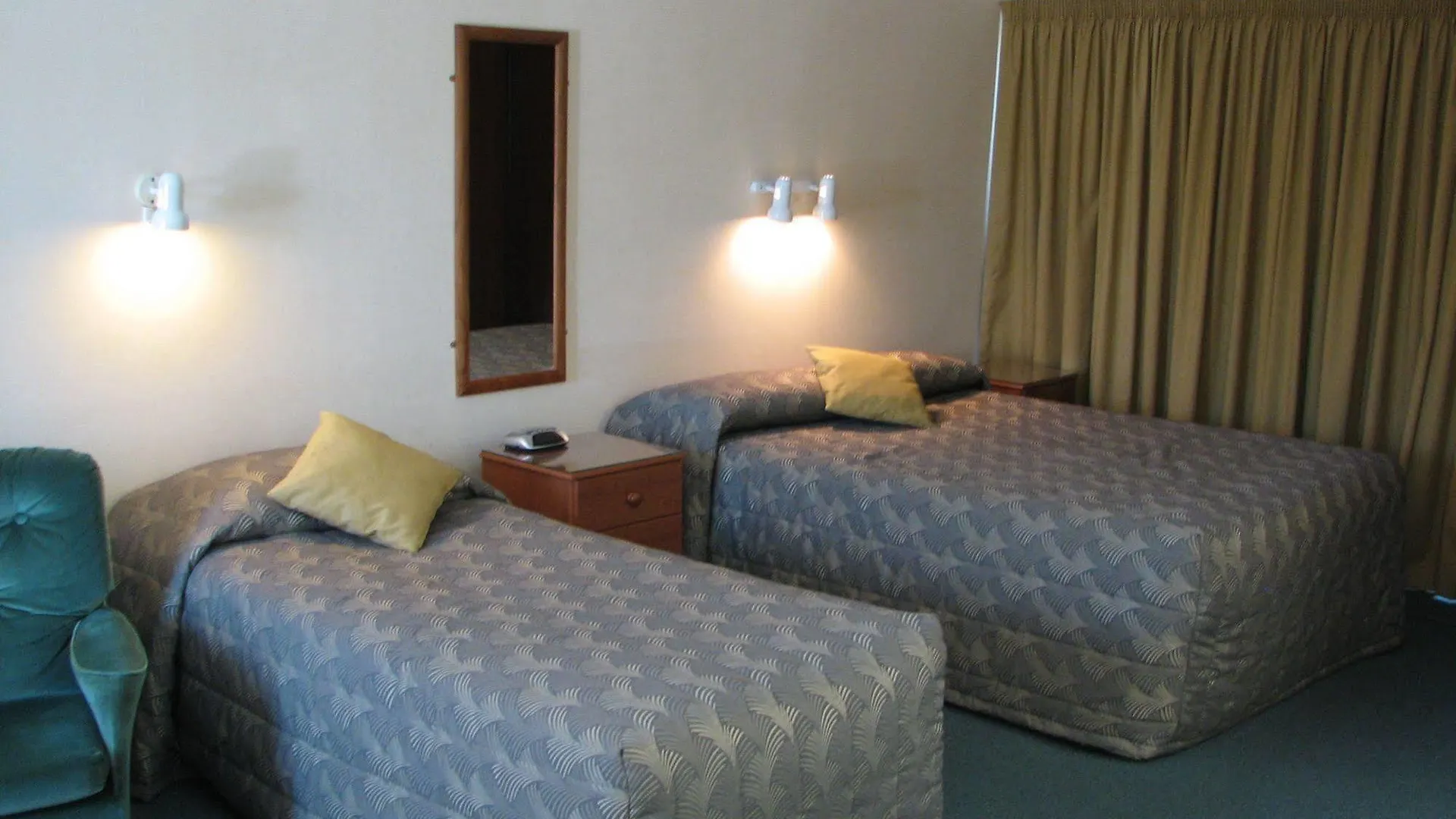 ביאנהיים Sundowner Motel